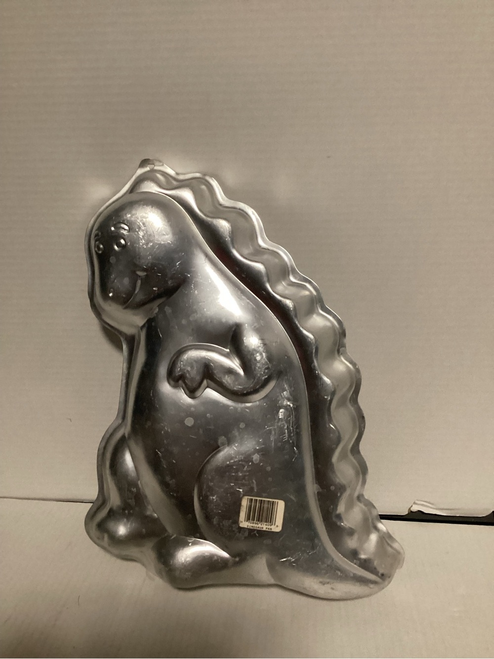 1988 Vintage Wilton Silver Dinosaur Cake Pan